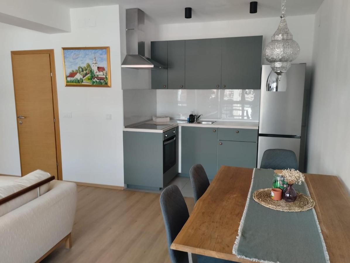 Apartman Zagreb , With Balcony And Free Parking Exterior photo