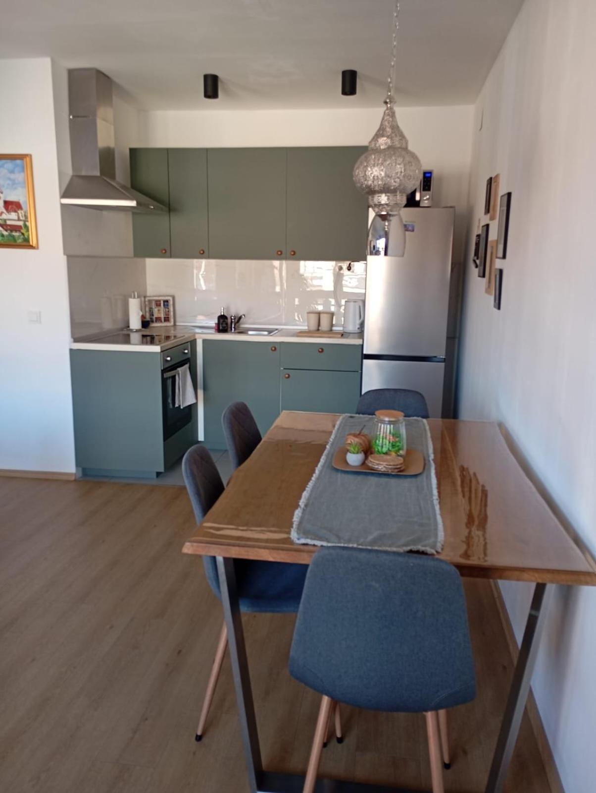 Apartman Zagreb , With Balcony And Free Parking Exterior photo